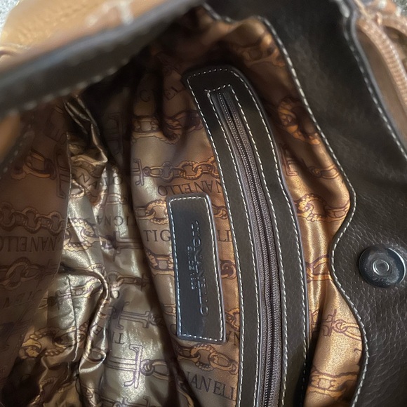 Tignanello Tan/brown Leather Shoulder Bag with adjustable strap - Picture 9 of 10